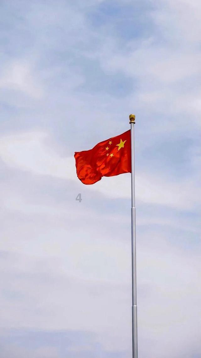 逃离海滩的女孩