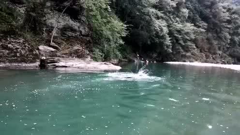 救援男孩贝利